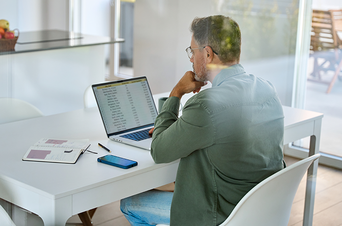 2026_Outlook_HubSpot_PWS_Products-Asset_Txt-Img-670x445